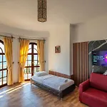 Di Monte Cristo - Roof Pool Отель