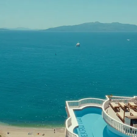 Di Monte Cristo - Roof Pool Hotel 4*