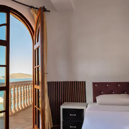 Di Monte Cristo - Roof Pool Hotel