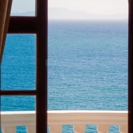 Di Monte Cristo - Roof Pool Hotel Sarandë
