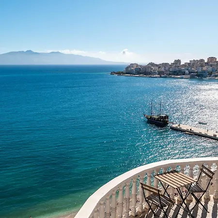 Di Monte Cristo - Roof Pool Sarandë