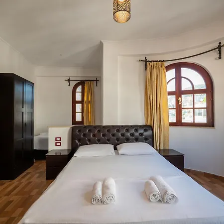 Di Monte Cristo - Roof Pool Hotel