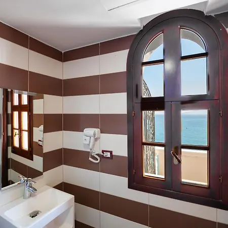 Di Monte Cristo - Roof Pool Hotel 4*