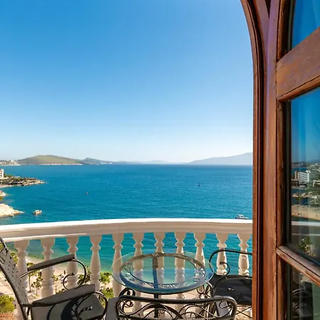 Di Monte Cristo - Roof Pool Hotel 4*