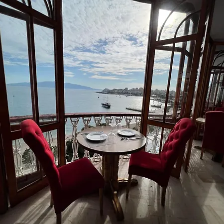 Di Monte Cristo - Roof Pool Hotel 4*