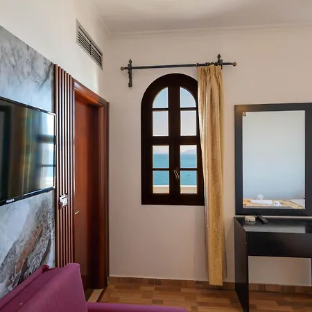 Di Monte Cristo - Roof Pool Hotel Sarandë