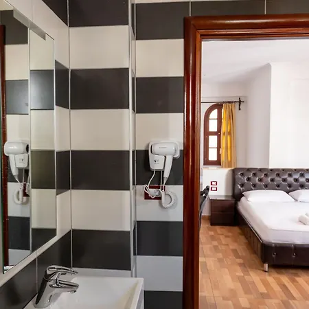 Di Monte Cristo - Roof Pool Hotel 4*