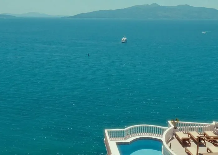 Di Monte Cristo - Roof Pool Hotel 4*