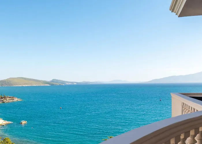 Di Monte Cristo - Roof Pool Hotel 4*