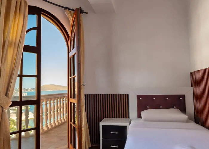 Di Monte Cristo - Roof Pool Hotel
