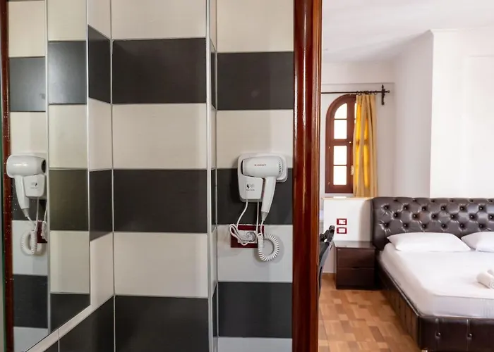 Di Monte Cristo - Roof Pool Hotel 4*